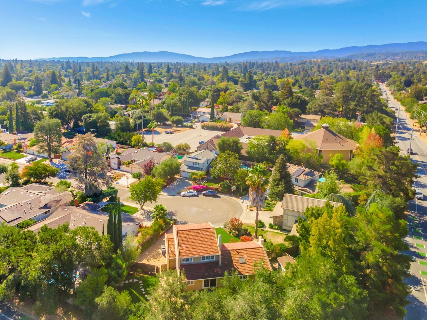 Detail Gallery Image 38 of 40 For 1315 Bright Oaks Ct, Los Altos,  CA 94024 - 5 Beds | 3 Baths