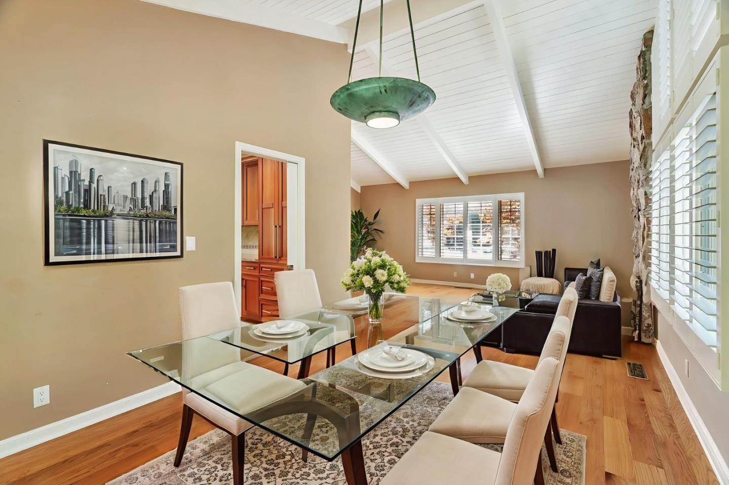 Detail Gallery Image 8 of 40 For 1315 Bright Oaks Ct, Los Altos,  CA 94024 - 5 Beds | 3 Baths