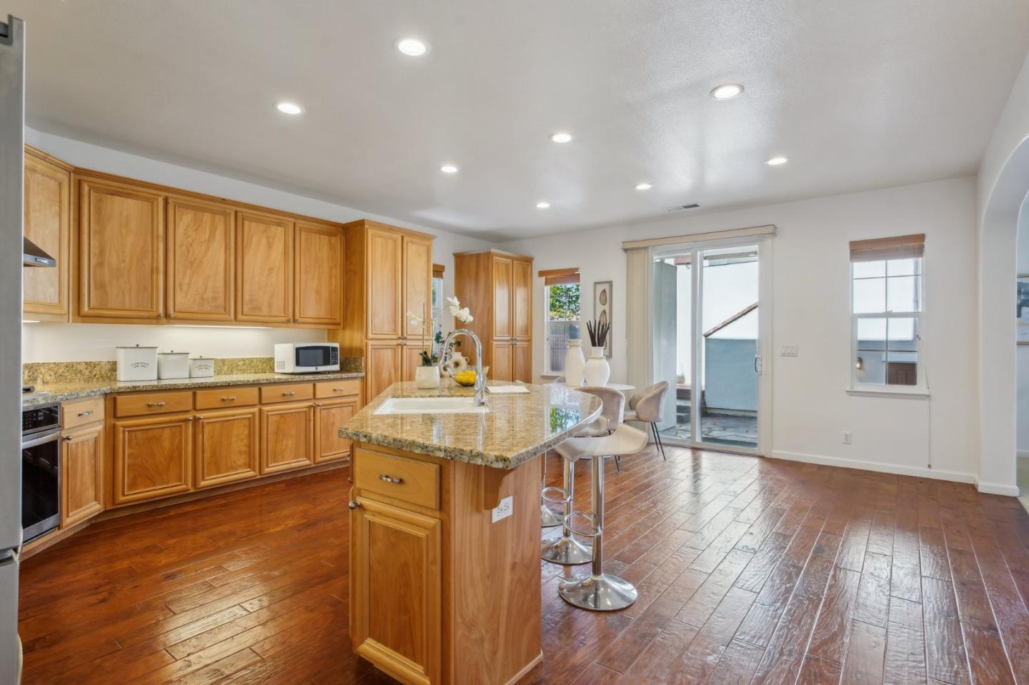 Detail Gallery Image 5 of 71 For 4121 Horizon Ln, San Jose,  CA 95148 - 4 Beds | 3 Baths