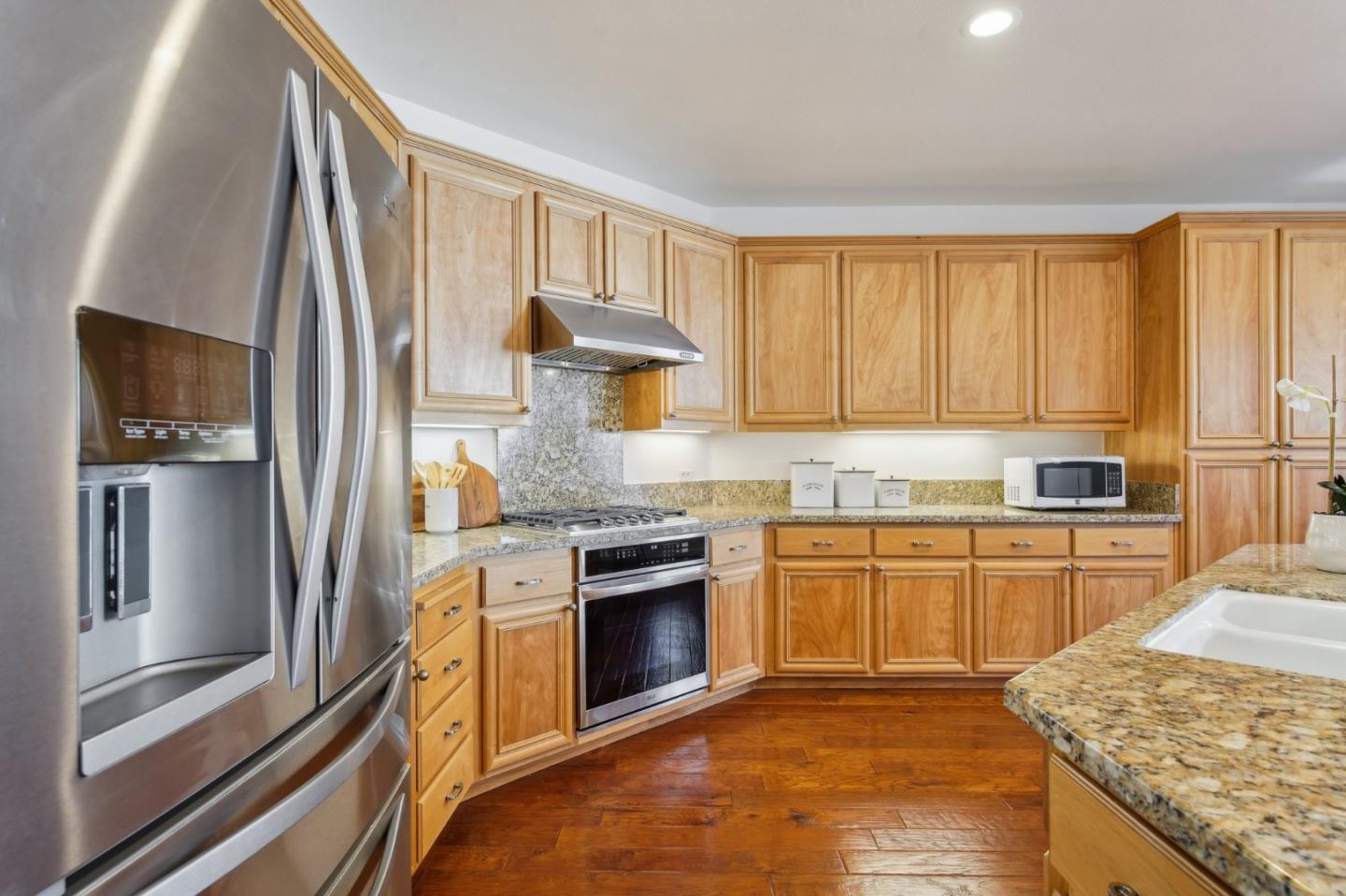 Detail Gallery Image 9 of 71 For 4121 Horizon Ln, San Jose,  CA 95148 - 4 Beds | 3 Baths
