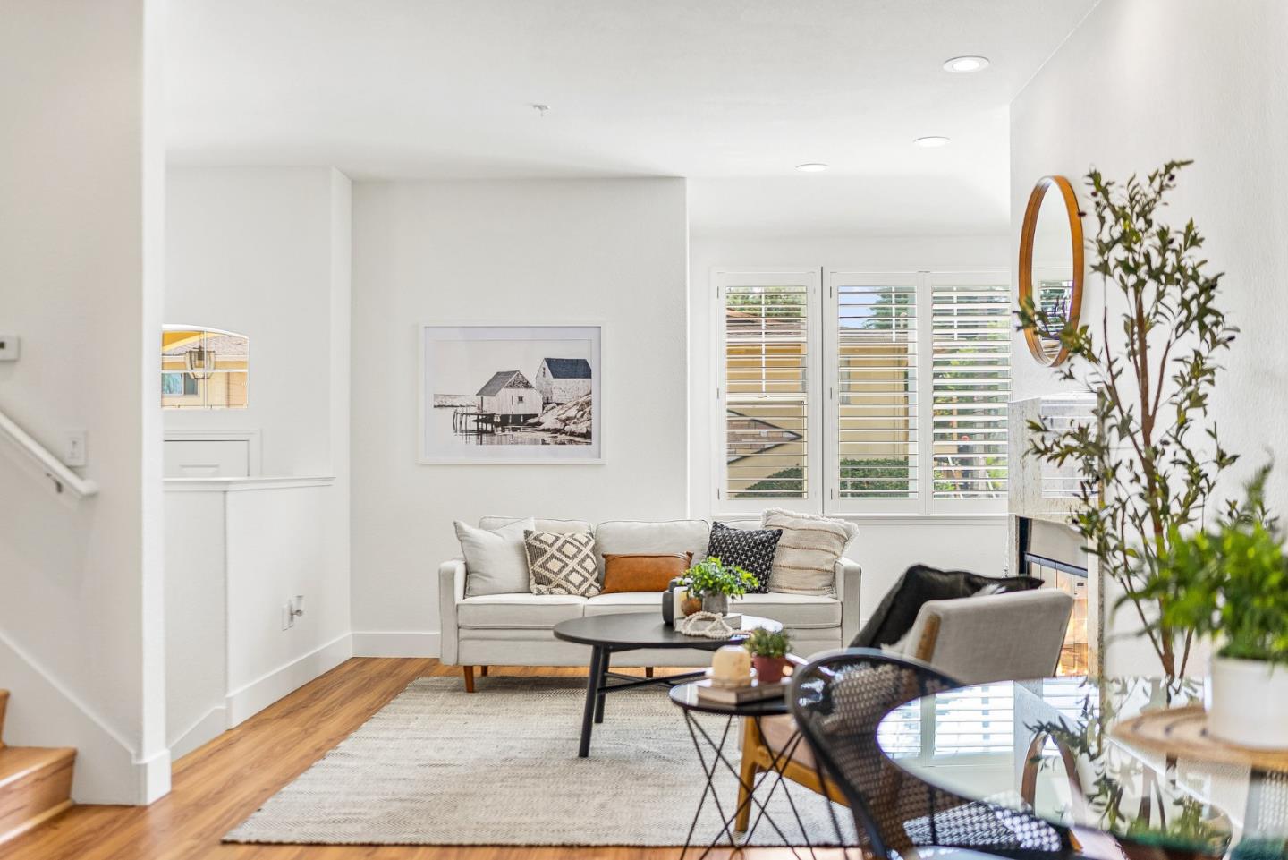 Detail Gallery Image 10 of 31 For 136 Neary St, Santa Cruz,  CA 95060 - 3 Beds | 2/1 Baths