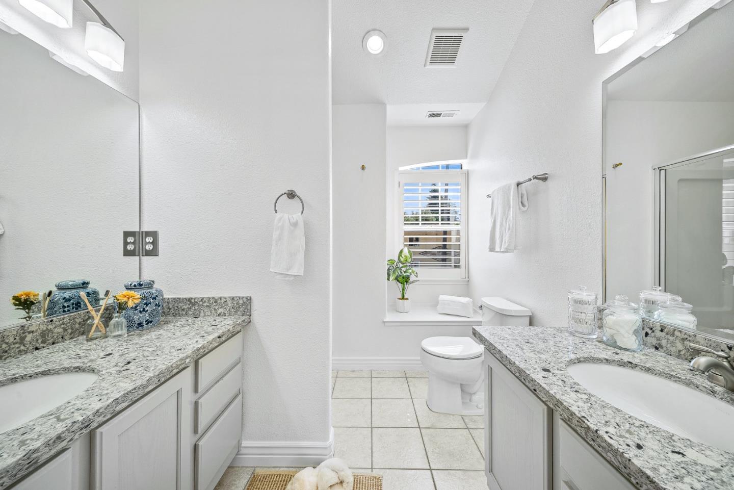 Detail Gallery Image 18 of 31 For 136 Neary St, Santa Cruz,  CA 95060 - 3 Beds | 2/1 Baths