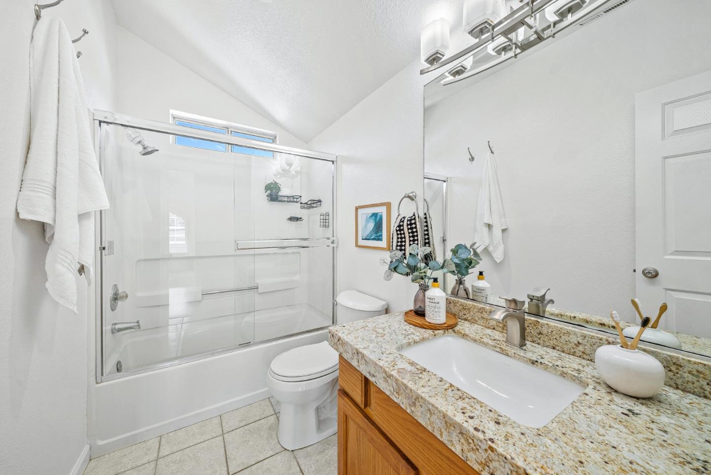 Detail Gallery Image 20 of 31 For 136 Neary St, Santa Cruz,  CA 95060 - 3 Beds | 2/1 Baths