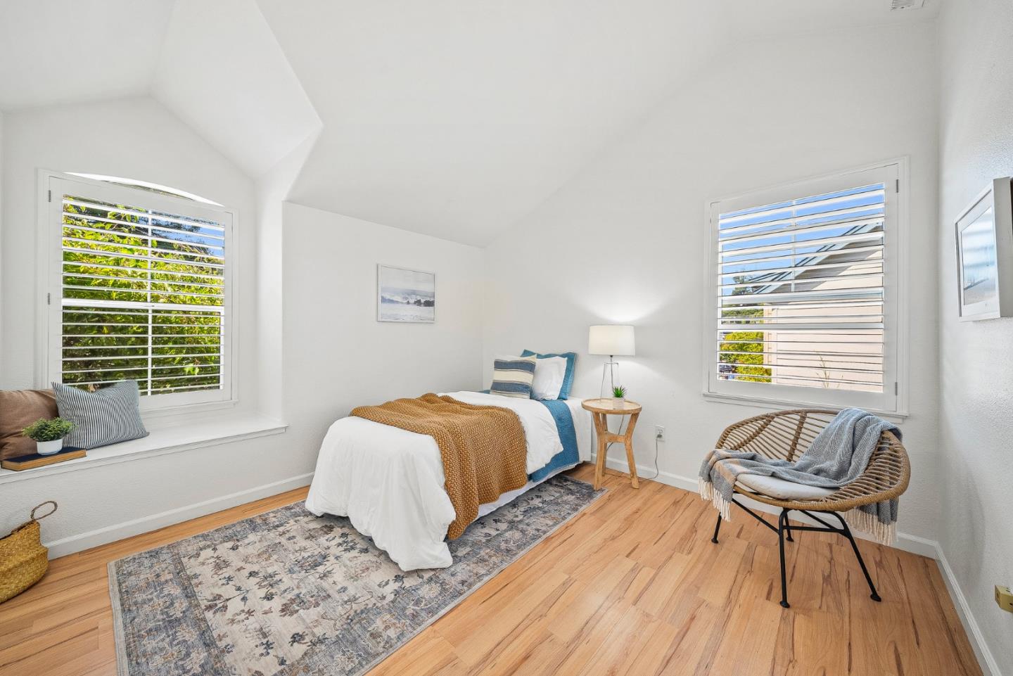 Detail Gallery Image 21 of 31 For 136 Neary St, Santa Cruz,  CA 95060 - 3 Beds | 2/1 Baths