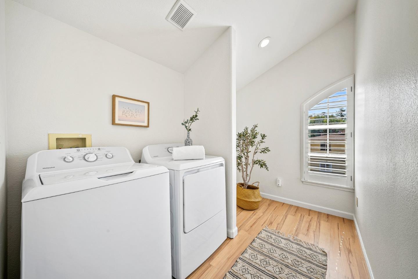 Detail Gallery Image 23 of 31 For 136 Neary St, Santa Cruz,  CA 95060 - 3 Beds | 2/1 Baths