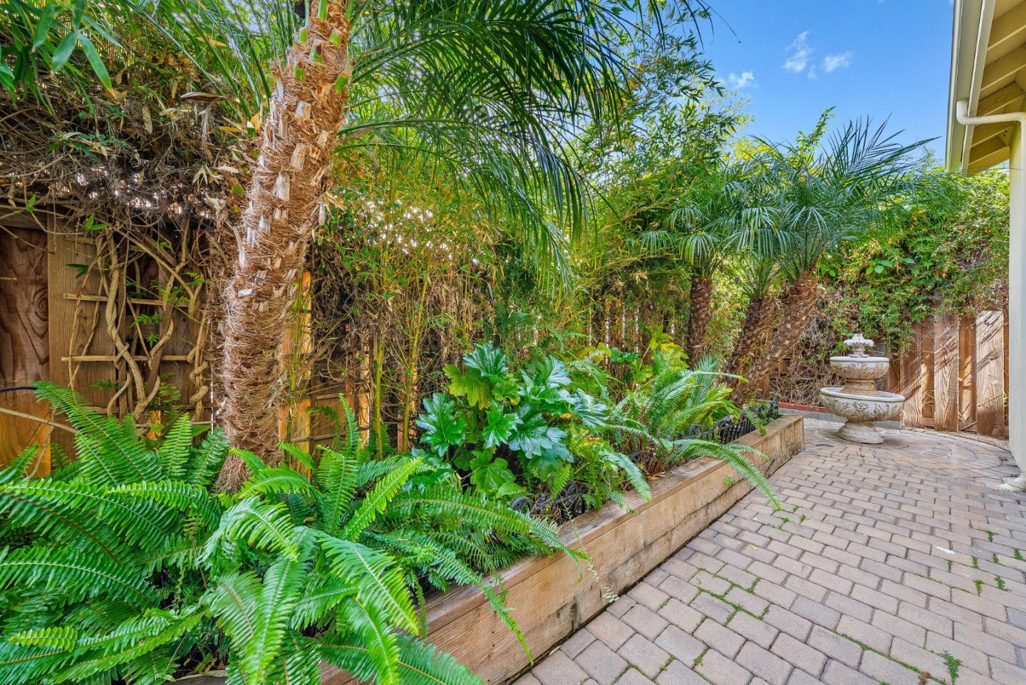 Detail Gallery Image 24 of 31 For 136 Neary St, Santa Cruz,  CA 95060 - 3 Beds | 2/1 Baths