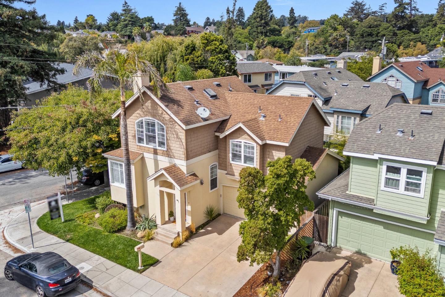 Detail Gallery Image 3 of 31 For 136 Neary St, Santa Cruz,  CA 95060 - 3 Beds | 2/1 Baths
