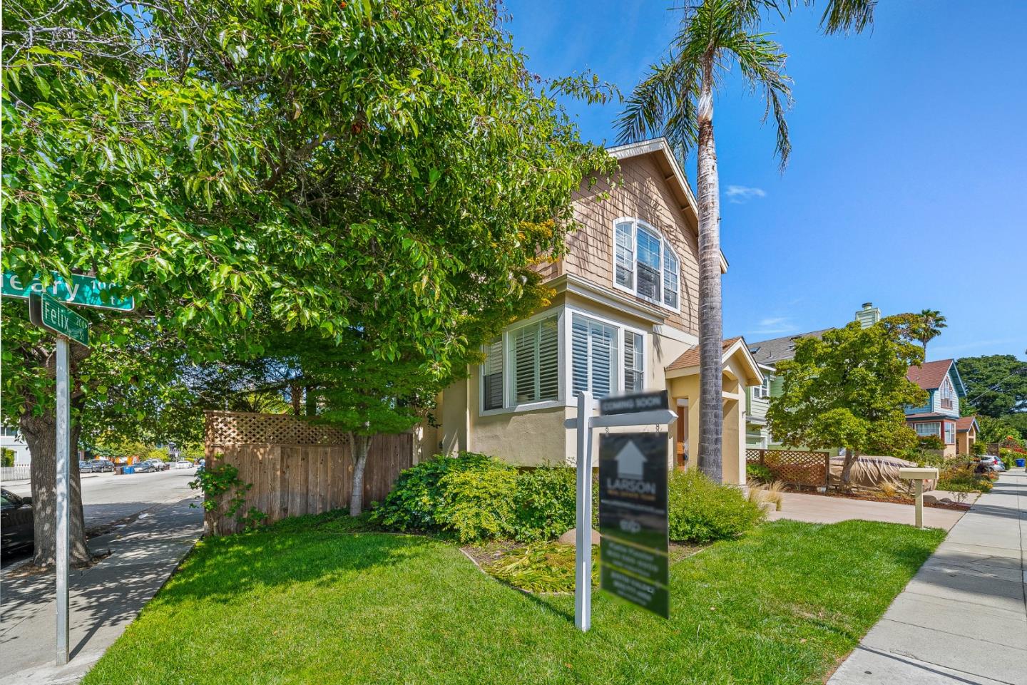 Detail Gallery Image 4 of 31 For 136 Neary St, Santa Cruz,  CA 95060 - 3 Beds | 2/1 Baths