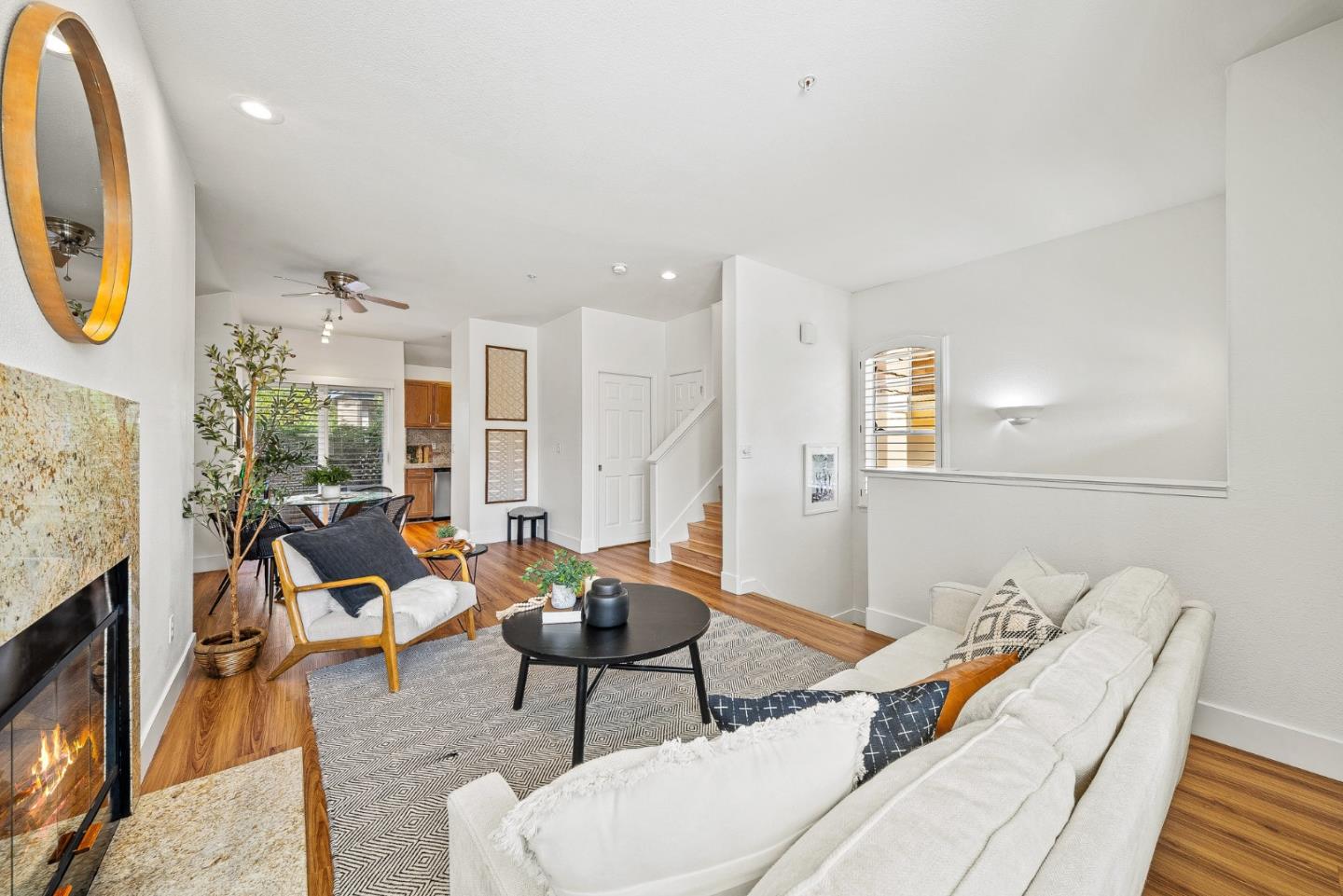 Detail Gallery Image 7 of 31 For 136 Neary St, Santa Cruz,  CA 95060 - 3 Beds | 2/1 Baths
