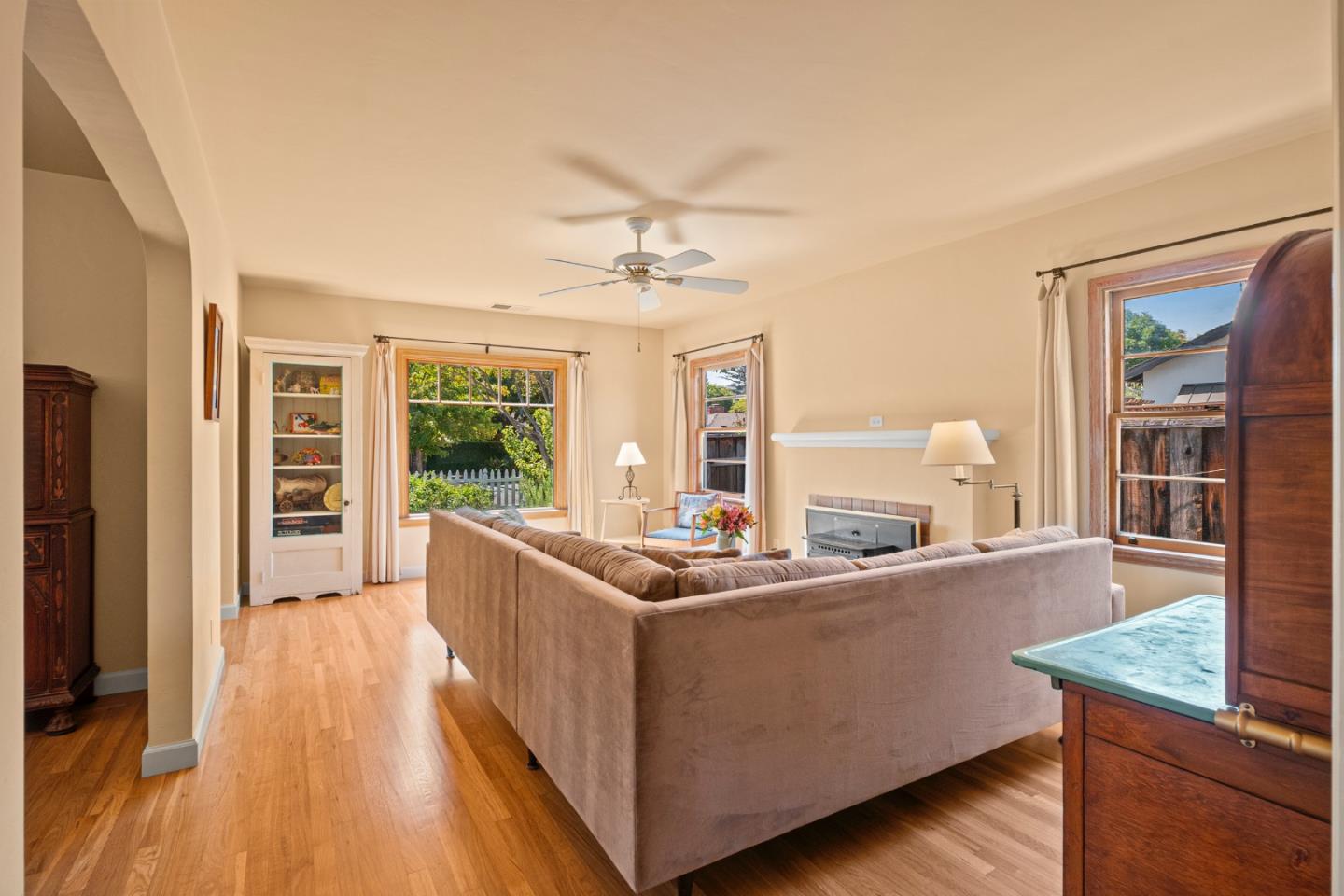 Detail Gallery Image 9 of 41 For 711 4th St, Gilroy,  CA 95020 - 3 Beds | 2/1 Baths