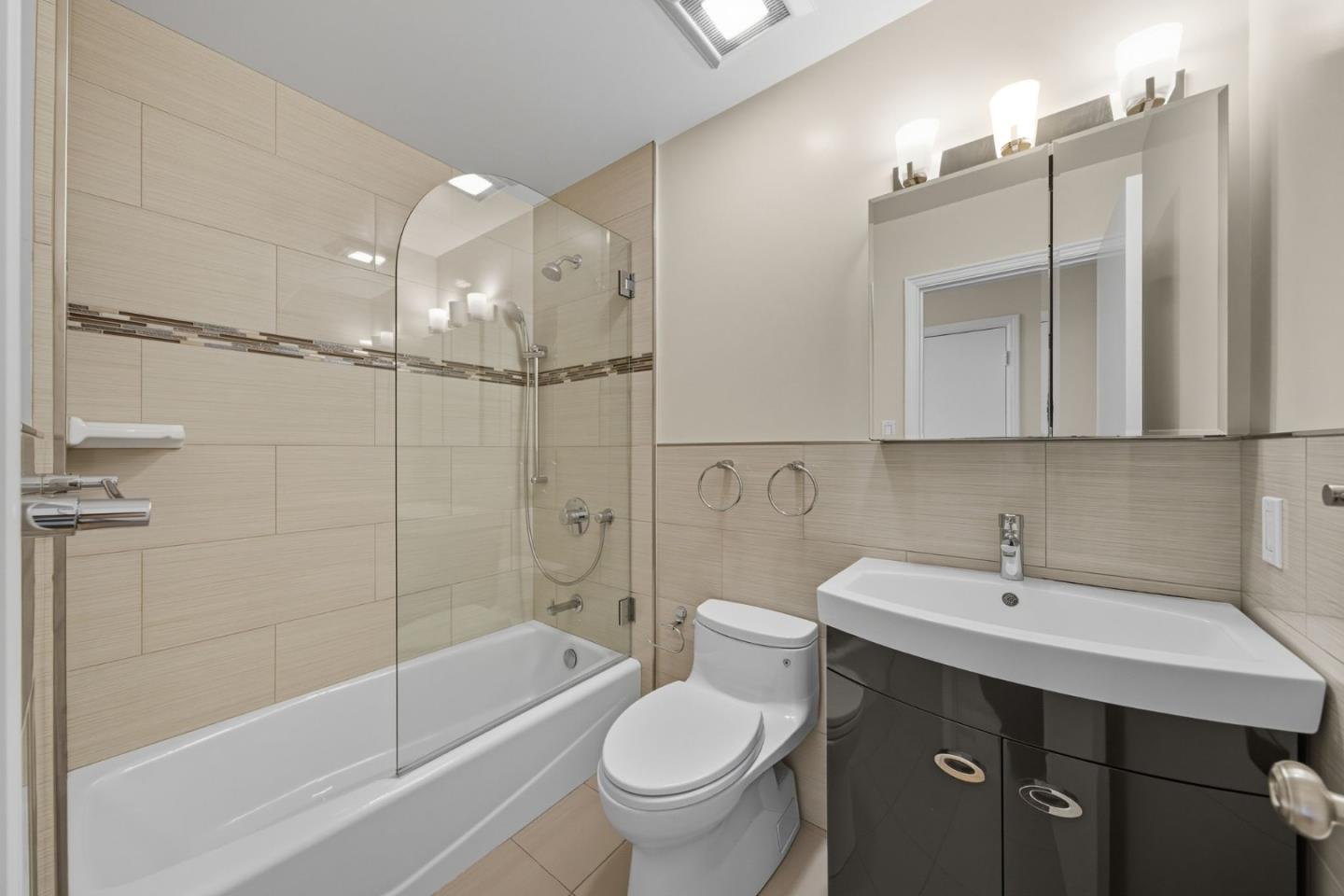 Detail Gallery Image 14 of 24 For 211 Anita Dr, Millbrae,  CA 94030 - 3 Beds | 2 Baths