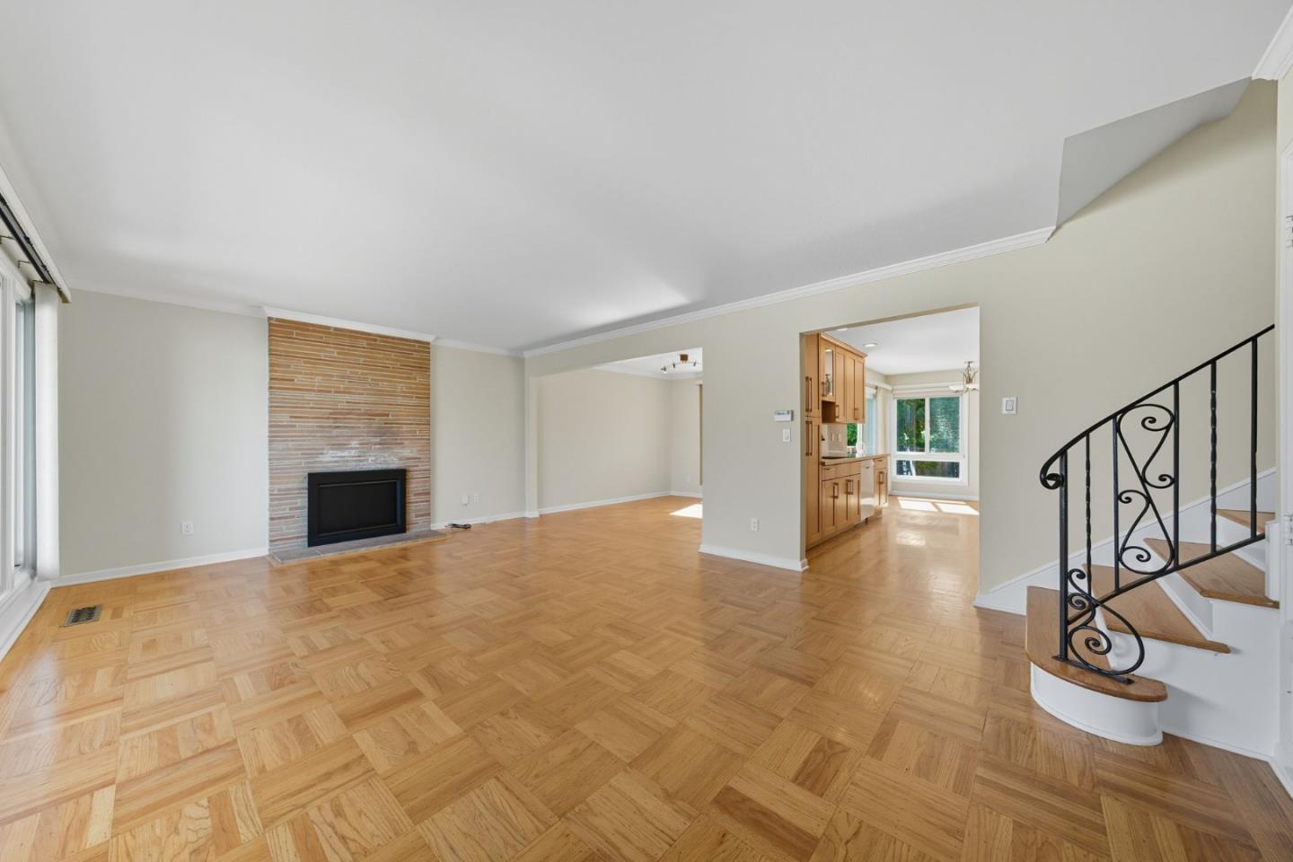 Detail Gallery Image 4 of 24 For 211 Anita Dr, Millbrae,  CA 94030 - 3 Beds | 2 Baths