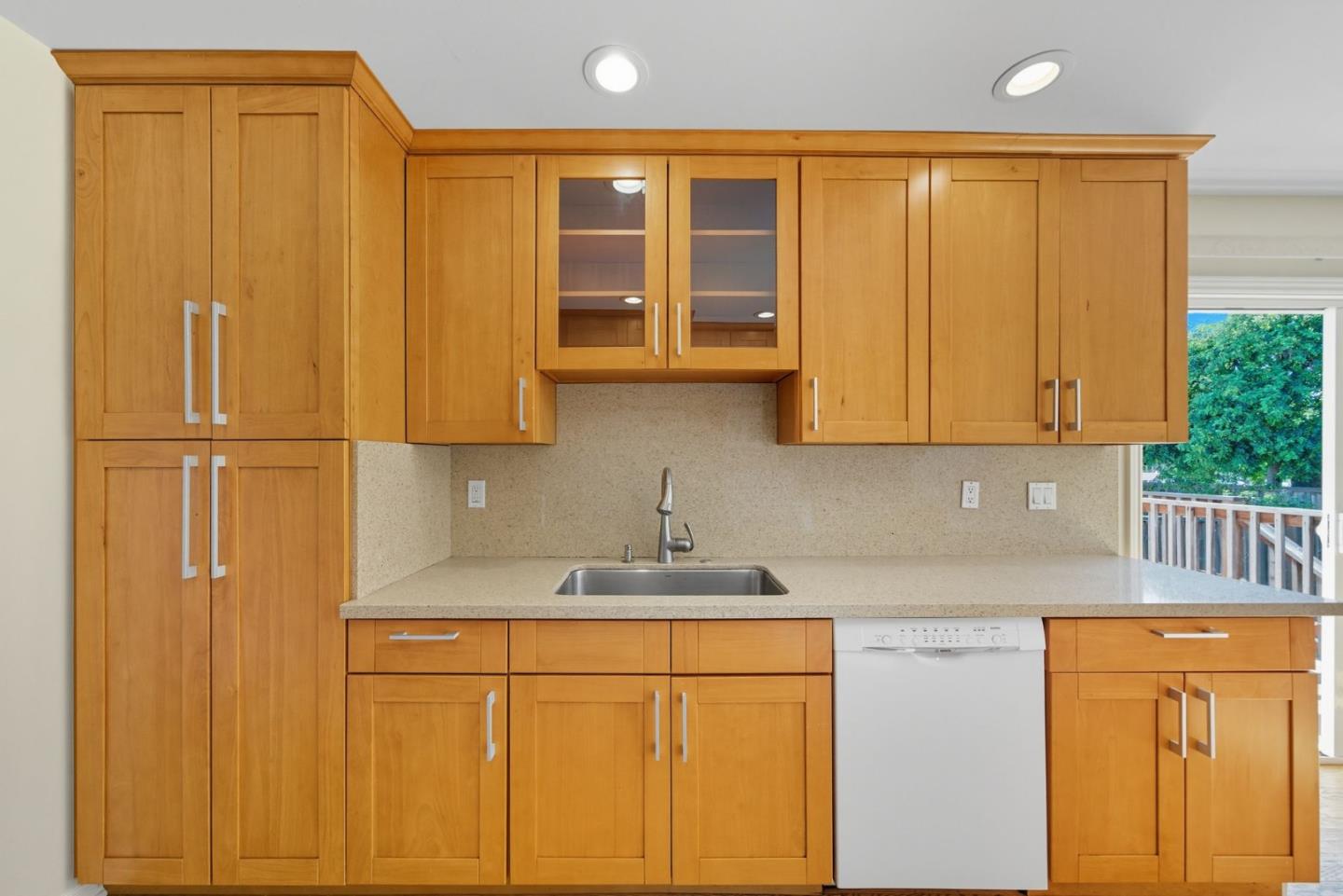 Detail Gallery Image 7 of 24 For 211 Anita Dr, Millbrae,  CA 94030 - 3 Beds | 2 Baths