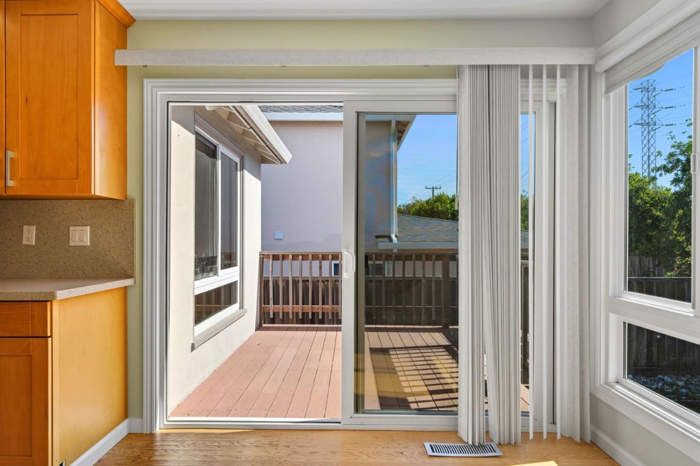 Detail Gallery Image 9 of 24 For 211 Anita Dr, Millbrae,  CA 94030 - 3 Beds | 2 Baths