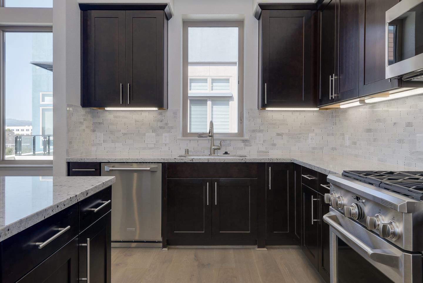 Detail Gallery Image 7 of 17 For 738 Eppleton Ln #404,  Foster City,  CA 94404 - 2 Beds | 2 Baths