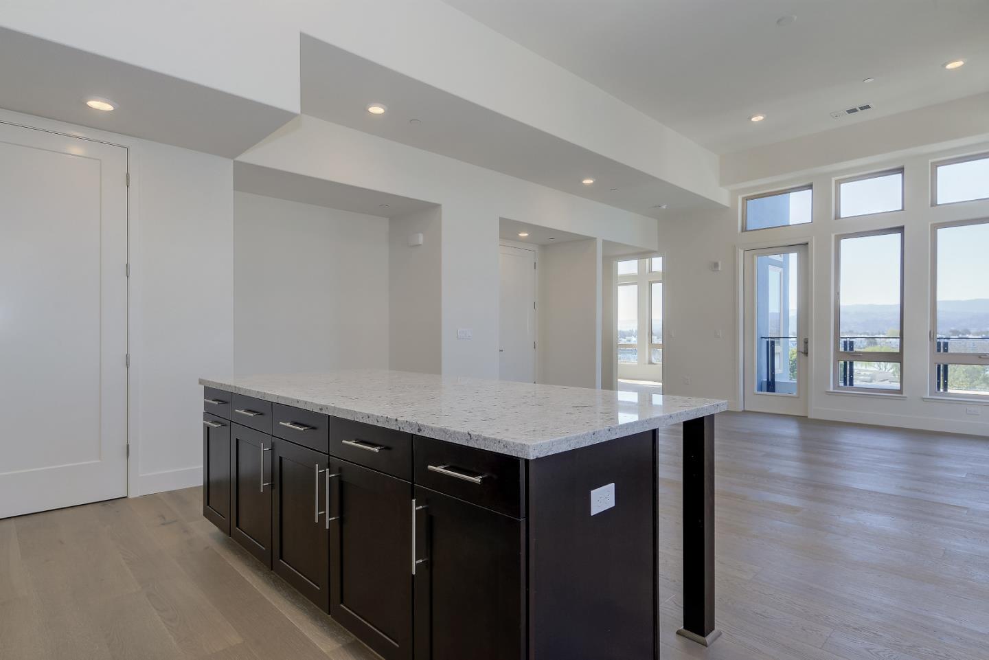 Detail Gallery Image 8 of 17 For 738 Eppleton Ln #404,  Foster City,  CA 94404 - 2 Beds | 2 Baths