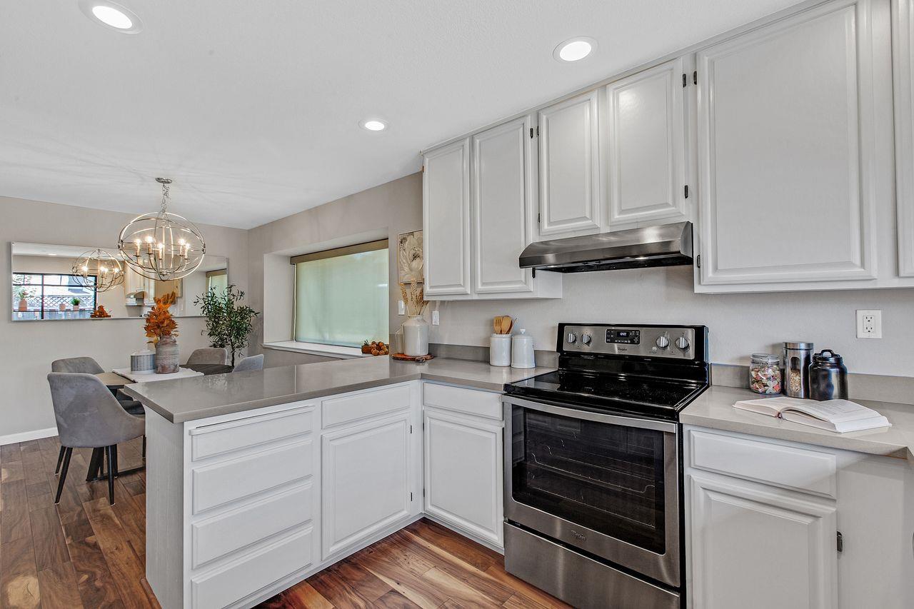 Detail Gallery Image 11 of 27 For 1227 Chantal Way, Redwood City,  CA 94061 - 2 Beds | 2 Baths