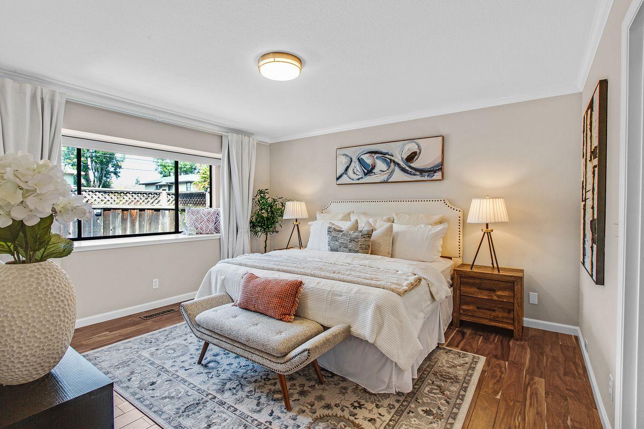 Detail Gallery Image 13 of 27 For 1227 Chantal Way, Redwood City,  CA 94061 - 2 Beds | 2 Baths