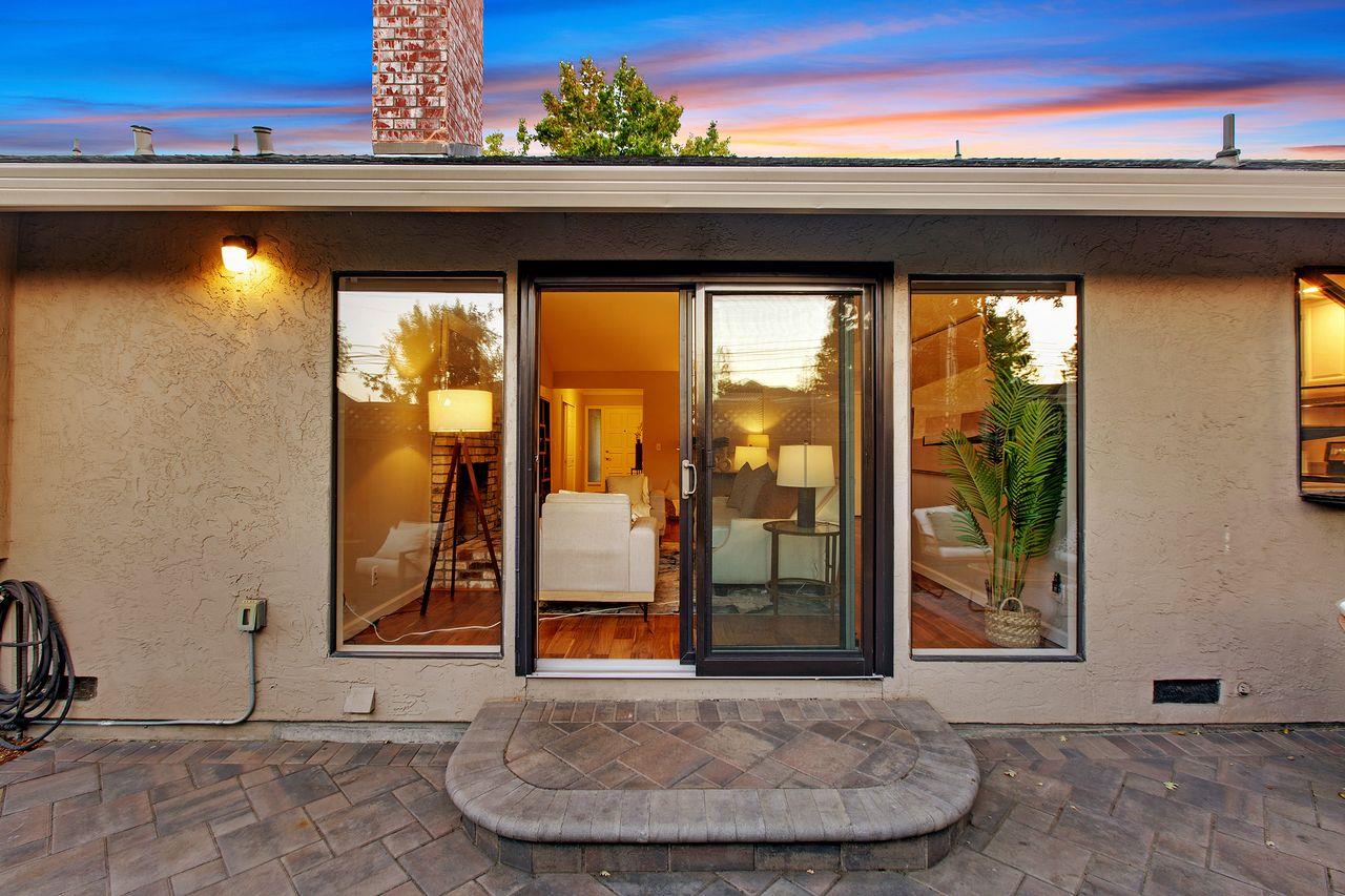 Detail Gallery Image 19 of 27 For 1227 Chantal Way, Redwood City,  CA 94061 - 2 Beds | 2 Baths