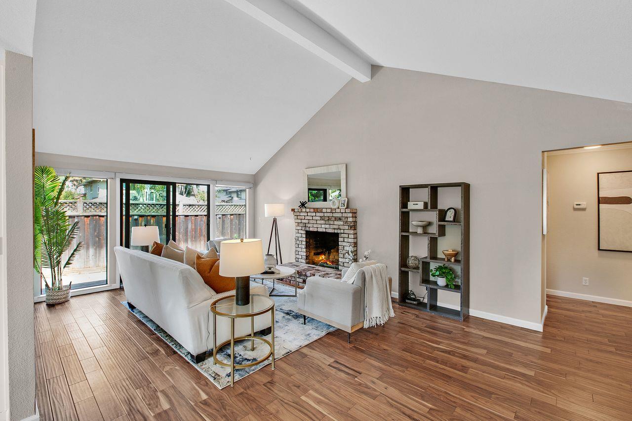 Detail Gallery Image 7 of 27 For 1227 Chantal Way, Redwood City,  CA 94061 - 2 Beds | 2 Baths