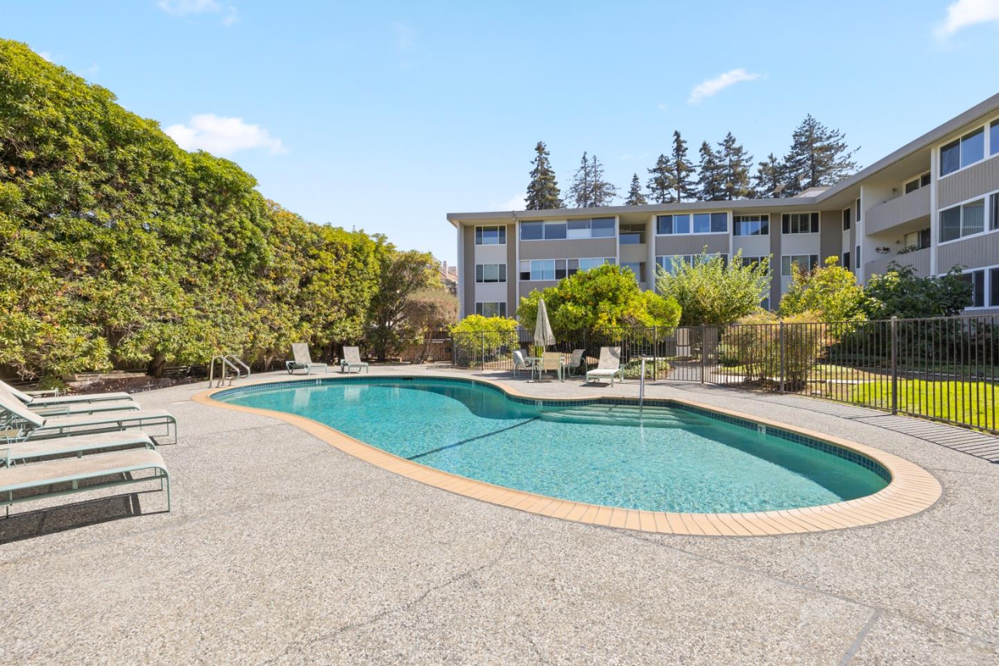 Detail Gallery Image 29 of 31 For 200 Elm St #107,  San Mateo,  CA 94401 - 1 Beds | 1 Baths