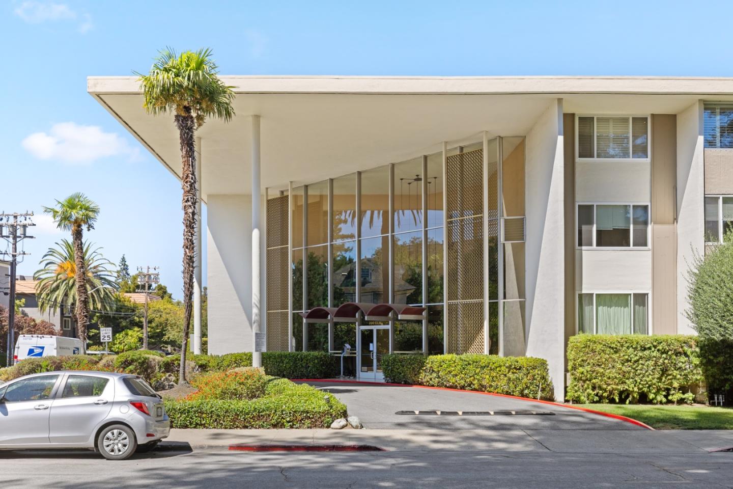 Detail Gallery Image 3 of 31 For 200 Elm St #107,  San Mateo,  CA 94401 - 1 Beds | 1 Baths