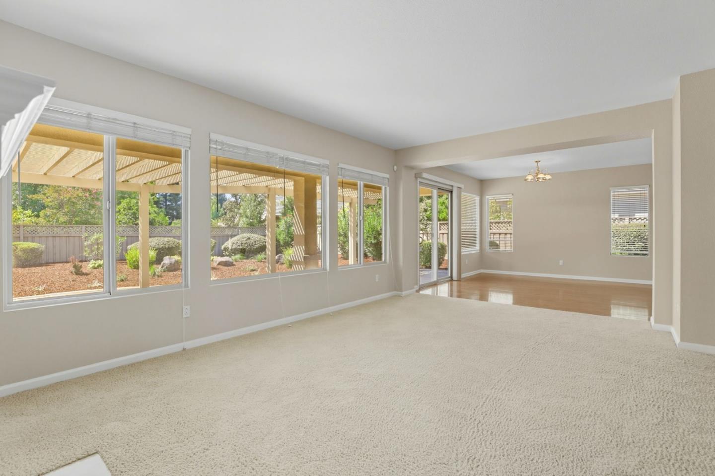 Detail Gallery Image 10 of 43 For 1885 Starview Ln, Lincoln,  CA 95648 - 2 Beds | 2 Baths