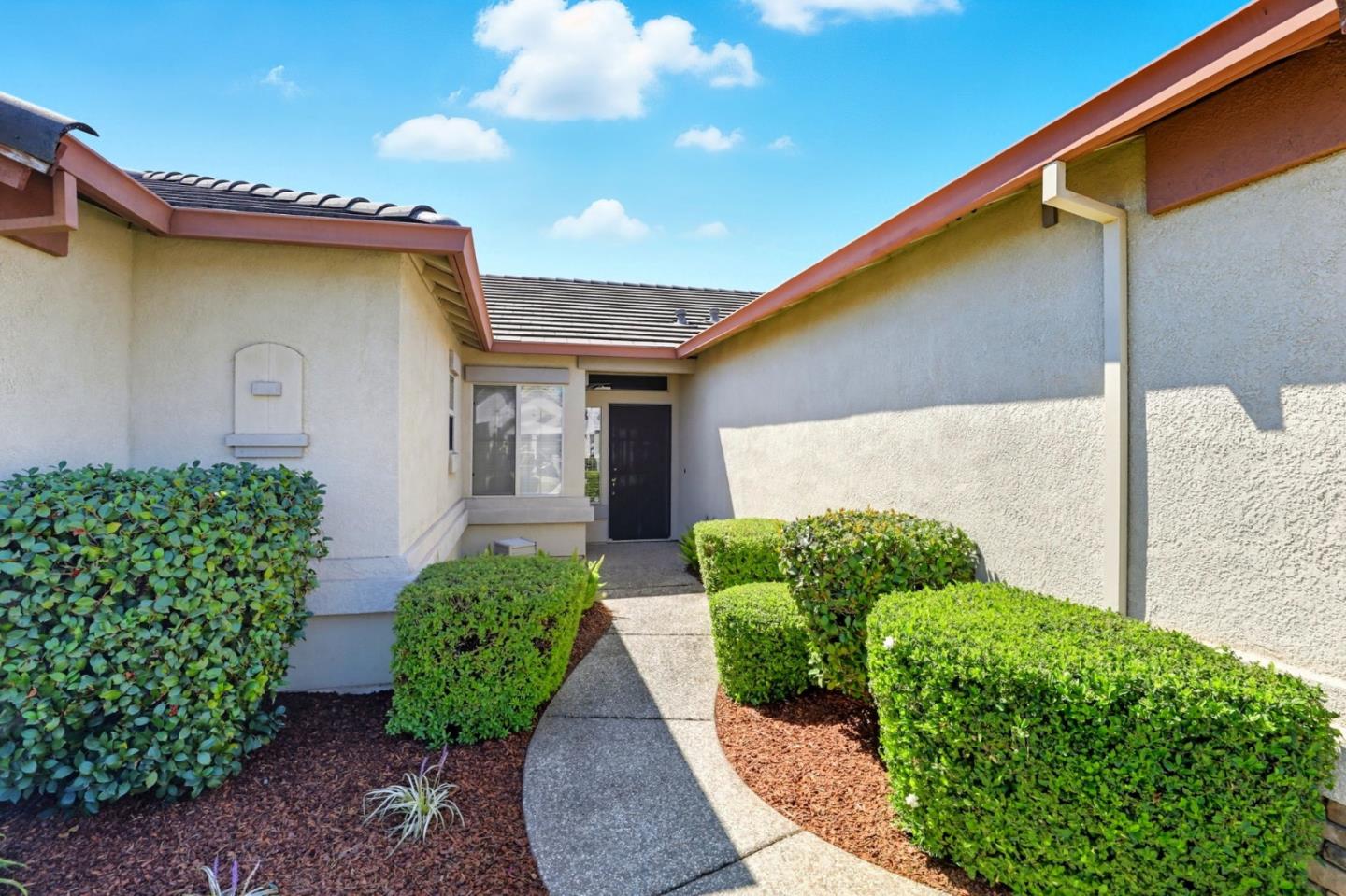Detail Gallery Image 4 of 43 For 1885 Starview Ln, Lincoln,  CA 95648 - 2 Beds | 2 Baths