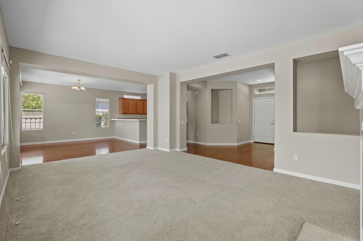Detail Gallery Image 9 of 43 For 1885 Starview Ln, Lincoln,  CA 95648 - 2 Beds | 2 Baths