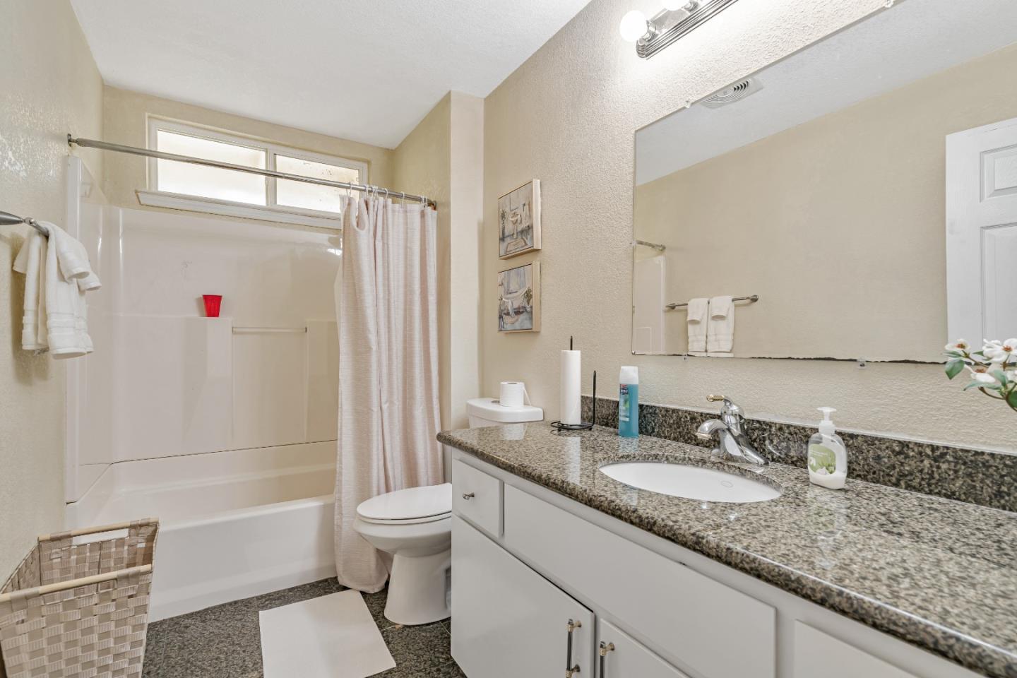 Detail Gallery Image 11 of 20 For 1019 Westview Dr, Napa,  CA 94558 - 4 Beds | 2/1 Baths