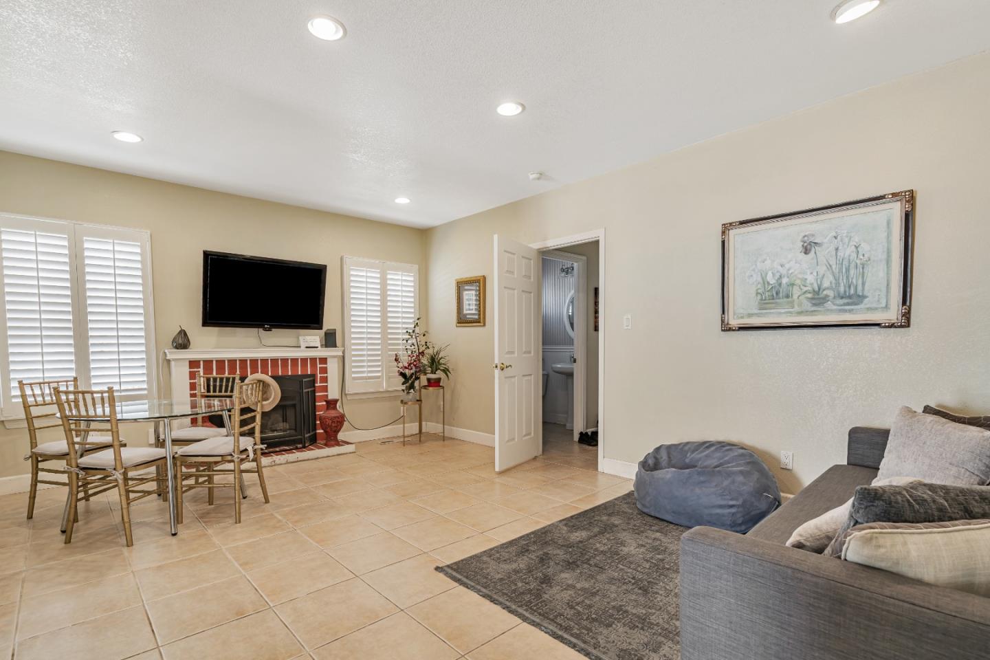 Detail Gallery Image 4 of 20 For 1019 Westview Dr, Napa,  CA 94558 - 4 Beds | 2/1 Baths