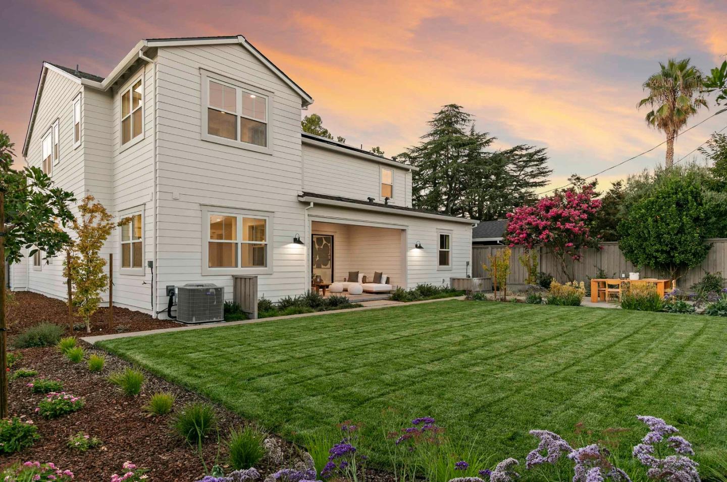 Detail Gallery Image 3 of 50 For 1566 Larkspur Dr, San Jose,  CA 95125 - 5 Beds | 4/1 Baths