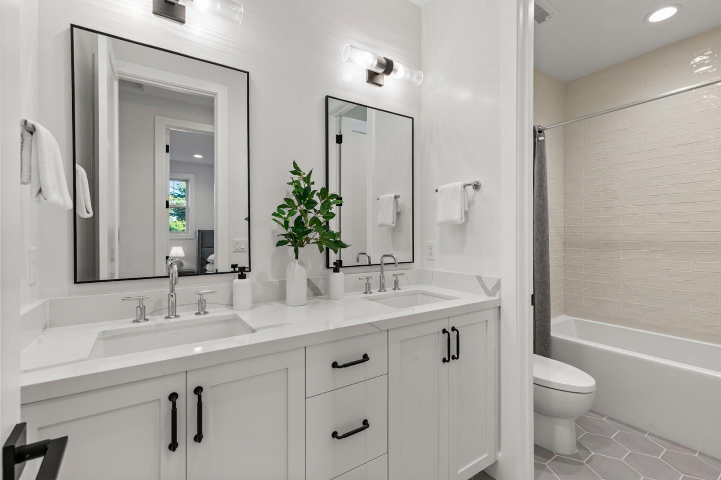 Detail Gallery Image 34 of 50 For 1566 Larkspur Dr, San Jose,  CA 95125 - 5 Beds | 4/1 Baths