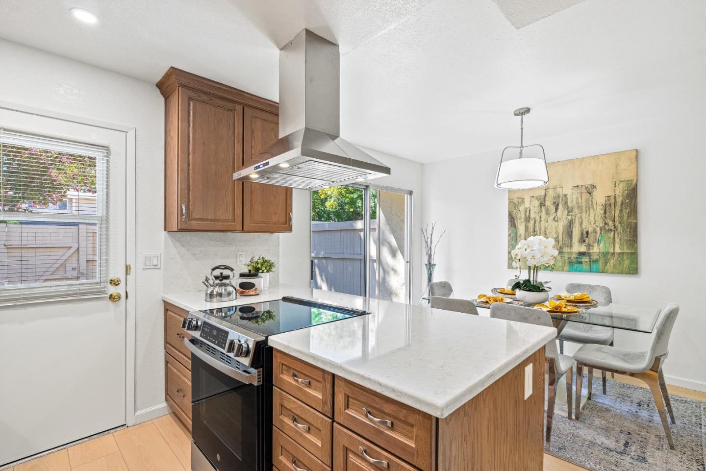 Detail Gallery Image 11 of 47 For 1273 Picasso Dr, Sunnyvale,  CA 94087 - 2 Beds | 1/1 Baths