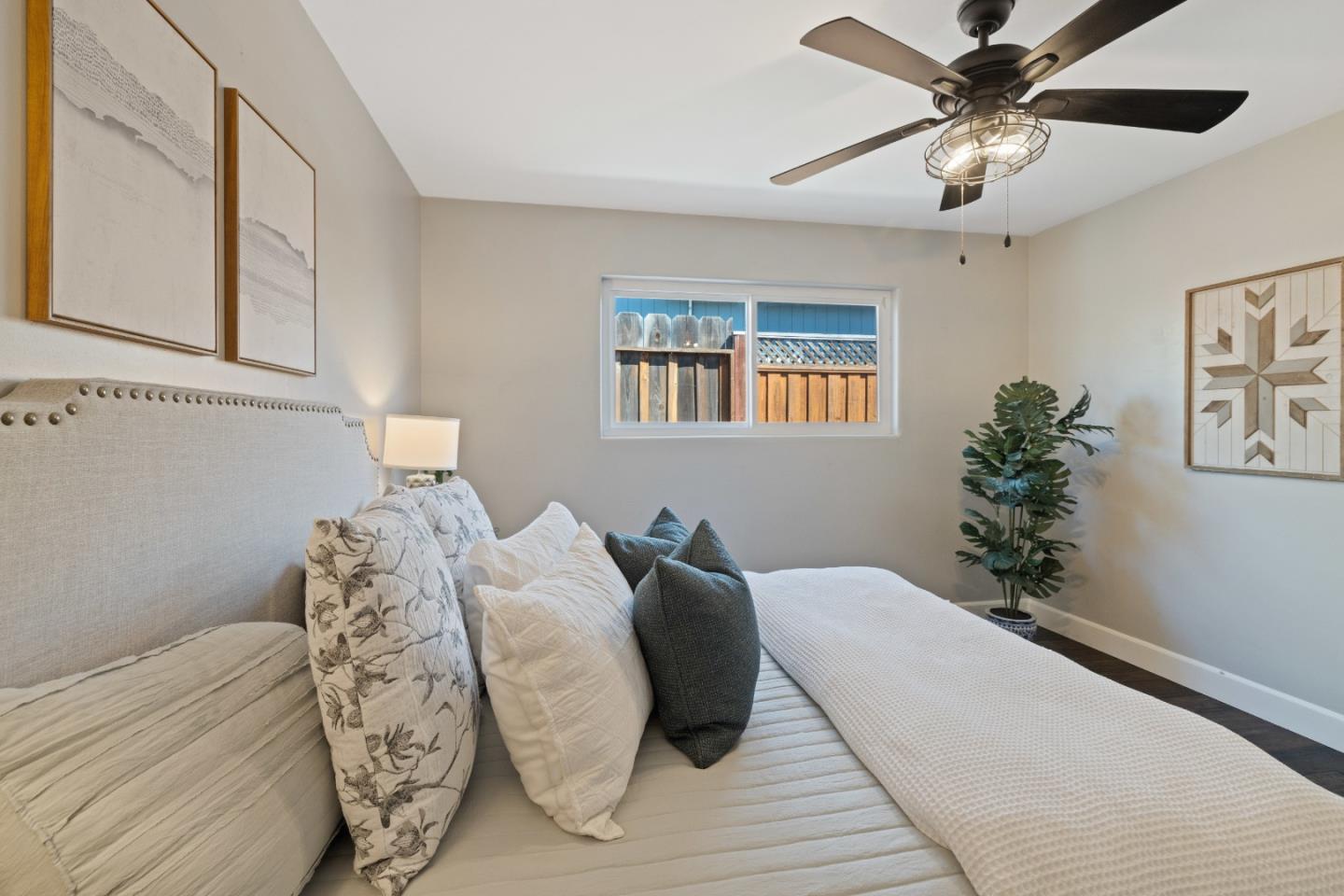 Detail Gallery Image 20 of 75 For 1640 Sunset Dr, Hollister,  CA 95023 - 3 Beds | 2 Baths