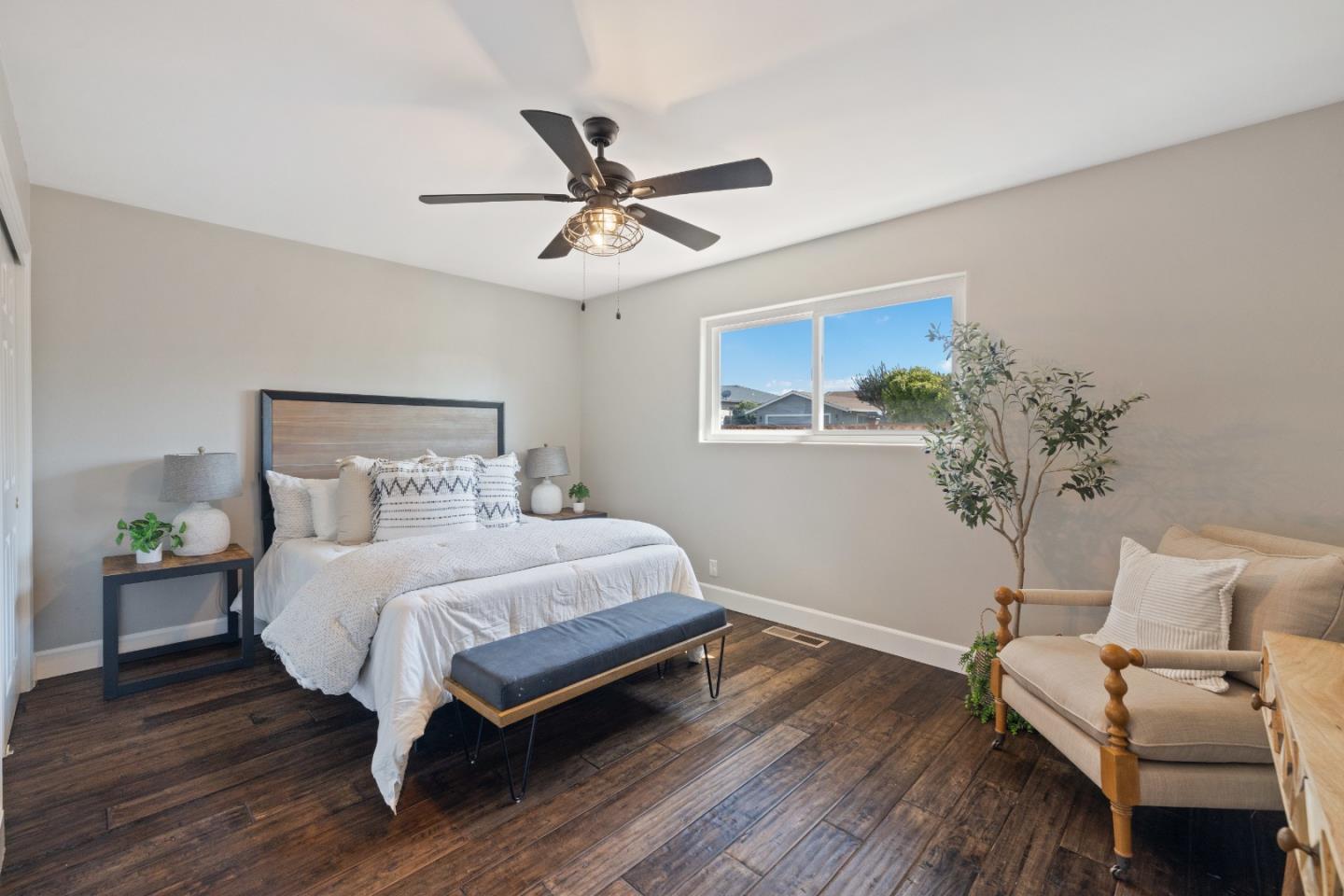 Detail Gallery Image 23 of 75 For 1640 Sunset Dr, Hollister,  CA 95023 - 3 Beds | 2 Baths