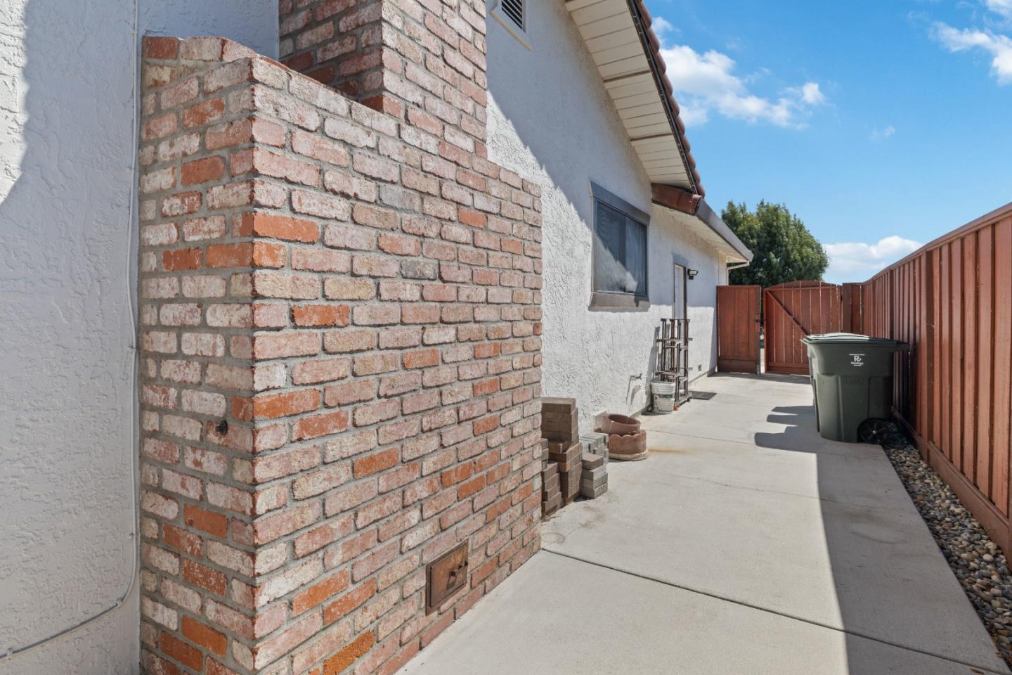 Detail Gallery Image 31 of 75 For 1640 Sunset Dr, Hollister,  CA 95023 - 3 Beds | 2 Baths