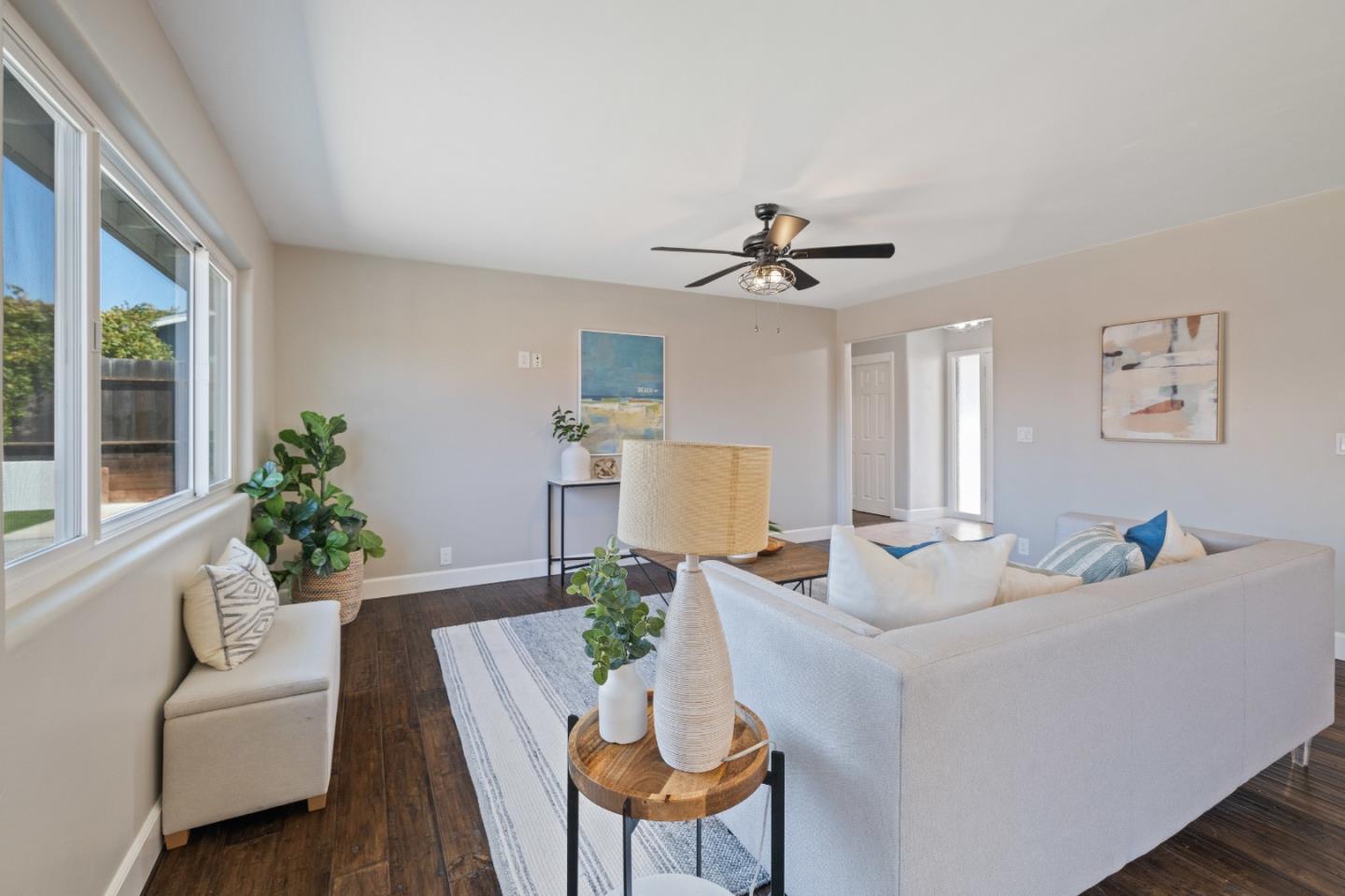 Detail Gallery Image 4 of 75 For 1640 Sunset Dr, Hollister,  CA 95023 - 3 Beds | 2 Baths