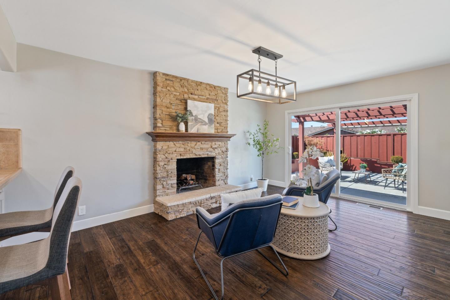 Detail Gallery Image 6 of 75 For 1640 Sunset Dr, Hollister,  CA 95023 - 3 Beds | 2 Baths