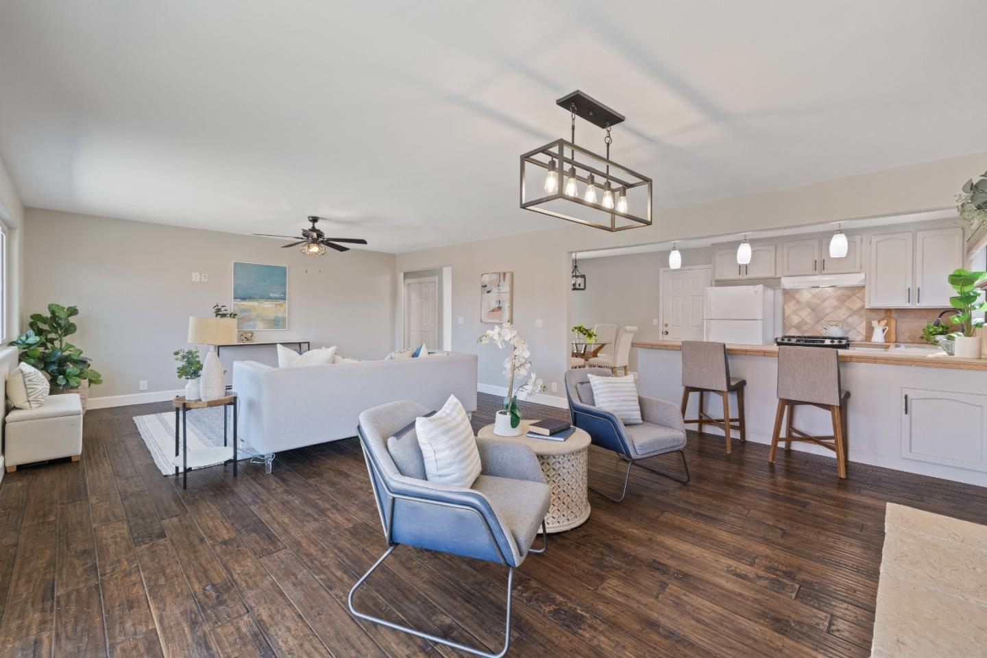 Detail Gallery Image 8 of 75 For 1640 Sunset Dr, Hollister,  CA 95023 - 3 Beds | 2 Baths