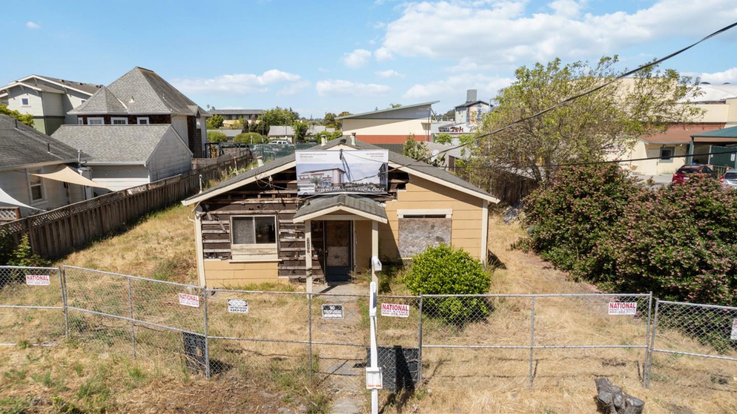 Detail Gallery Image 17 of 24 For 719 Darwin St, Santa Cruz,  CA 95062 - – Beds | – Baths