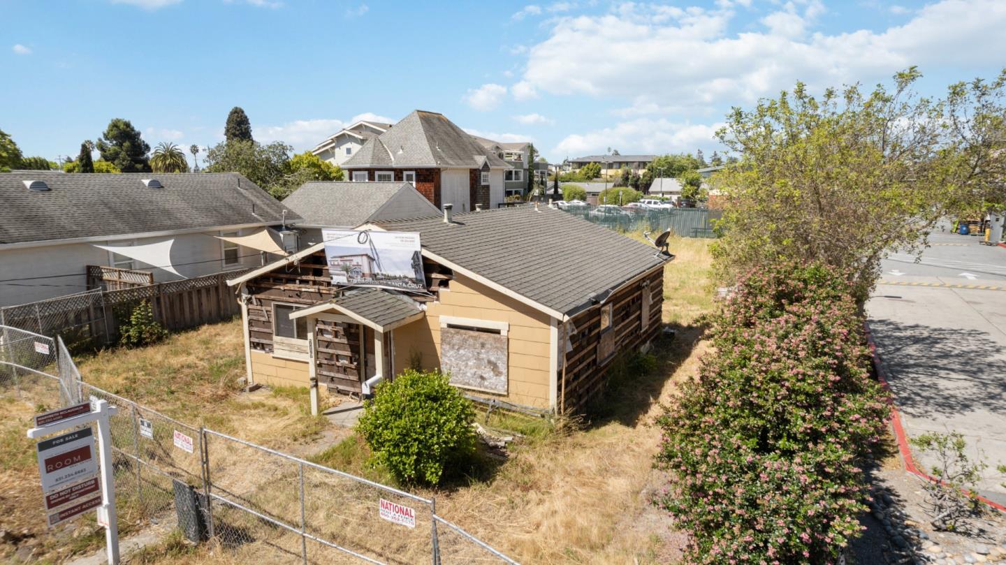 Detail Gallery Image 18 of 24 For 719 Darwin St, Santa Cruz,  CA 95062 - – Beds | – Baths