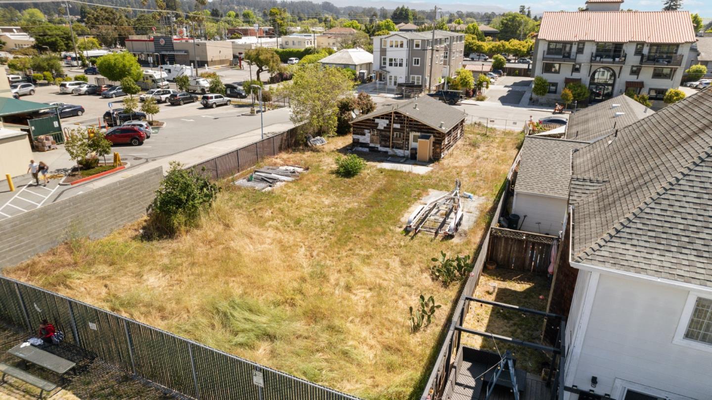 Detail Gallery Image 5 of 24 For 719 Darwin St, Santa Cruz,  CA 95062 - – Beds | – Baths