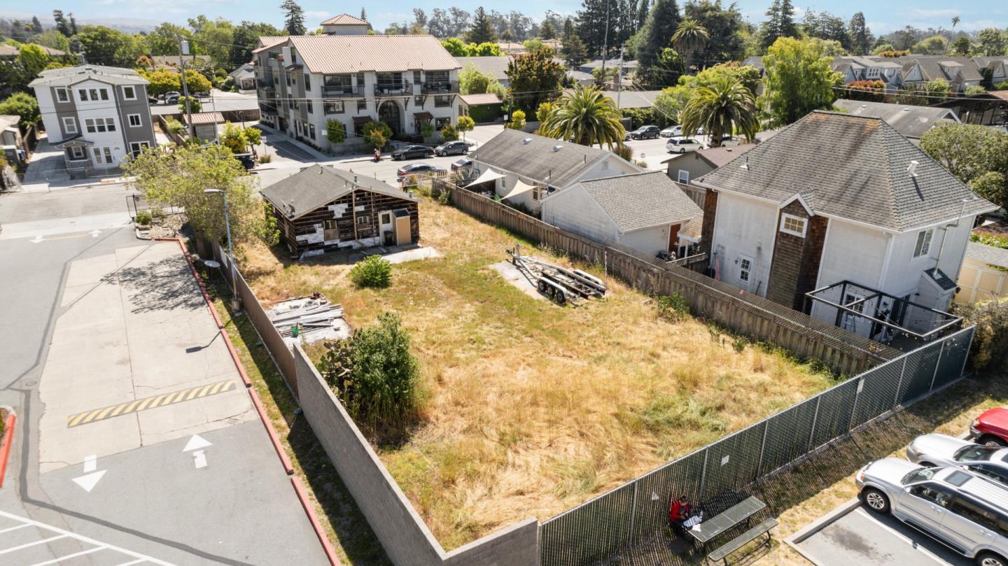 Detail Gallery Image 7 of 24 For 719 Darwin St, Santa Cruz,  CA 95062 - – Beds | – Baths