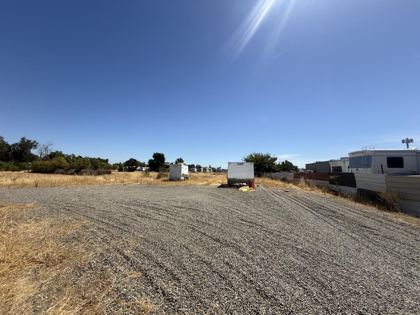 Detail Gallery Image 4 of 17 For 5444 Dry Creek Rd, Sacramento,  CA 95838 - 2 Beds | 2/1 Baths