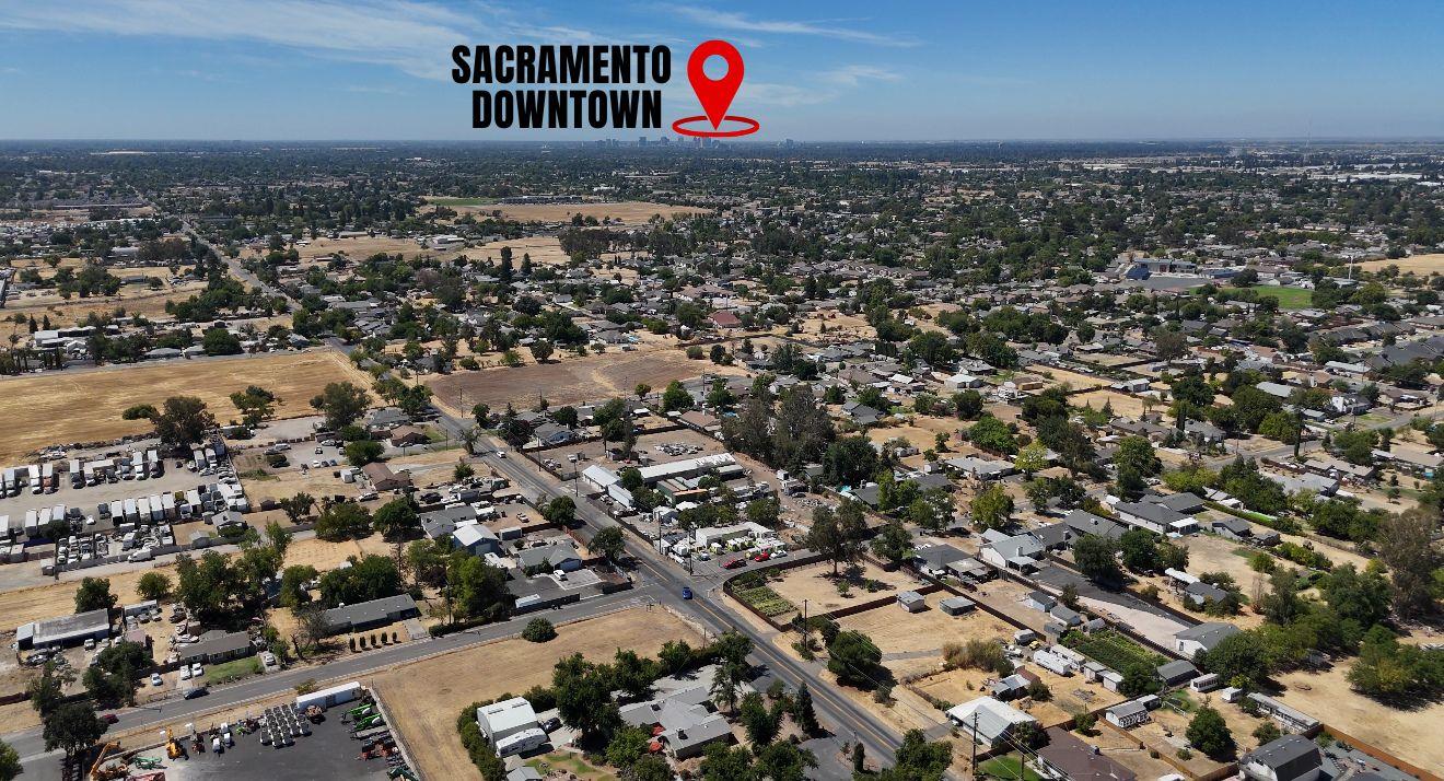 Detail Gallery Image 5 of 17 For 5444 Dry Creek Rd, Sacramento,  CA 95838 - 2 Beds | 2/1 Baths