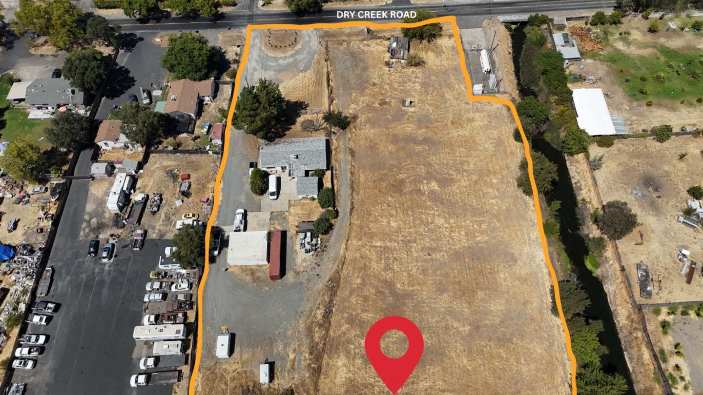 Detail Gallery Image 9 of 17 For 5444 Dry Creek Rd, Sacramento,  CA 95838 - 2 Beds | 2/1 Baths