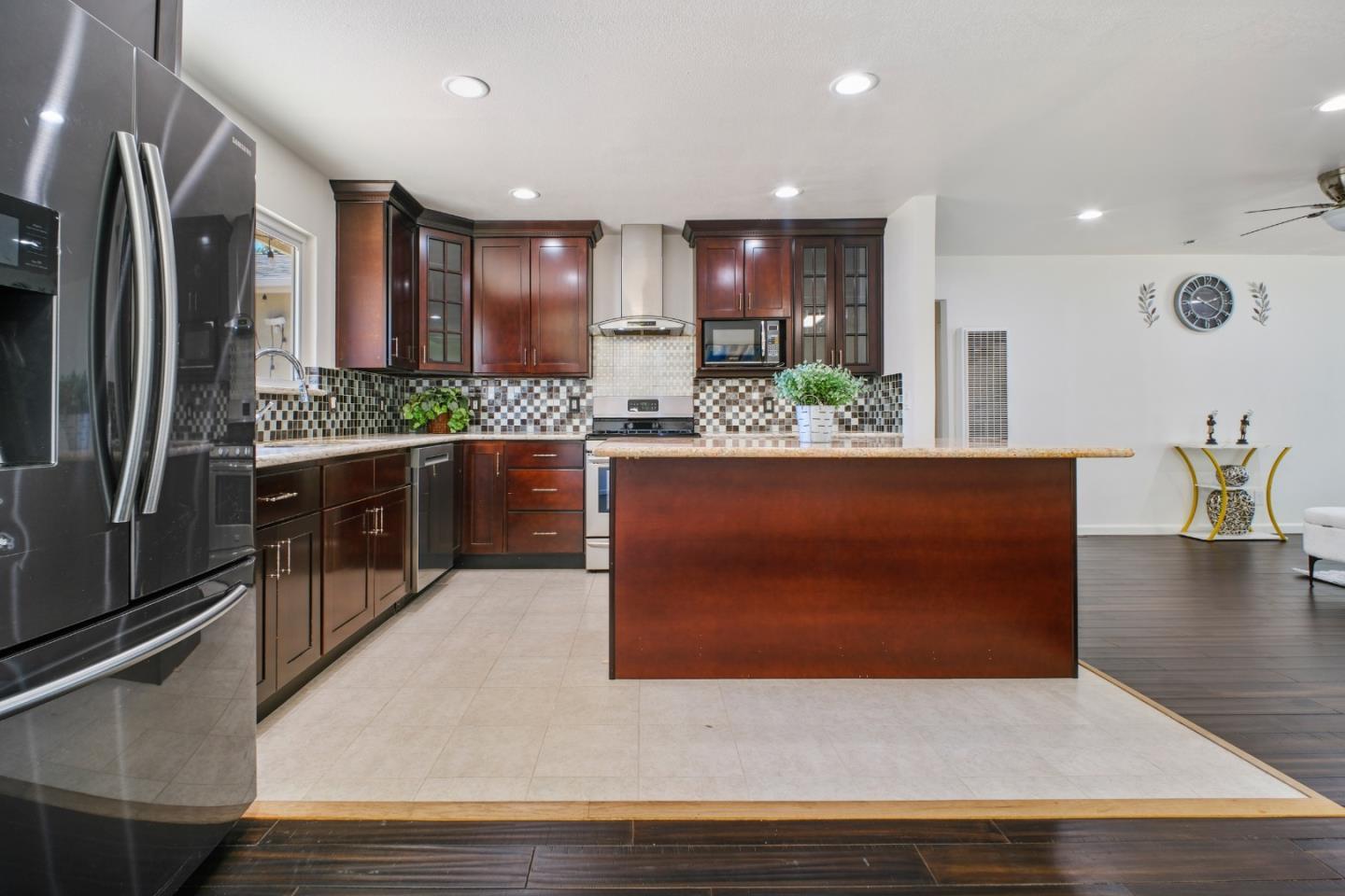 Detail Gallery Image 11 of 23 For 35563 Linda Dr, Fremont,  CA 94536 - 3 Beds | 2 Baths