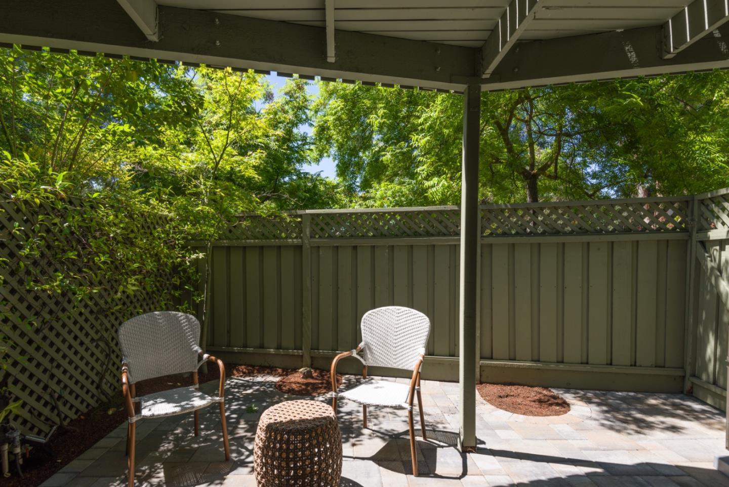Detail Gallery Image 11 of 17 For 278 Monroe Dr #35,  Mountain View,  CA 94040 - 2 Beds | 1 Baths