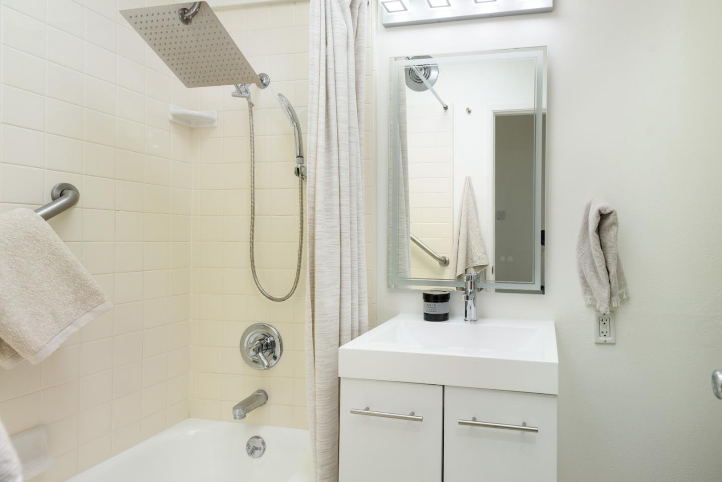 Detail Gallery Image 14 of 17 For 278 Monroe Dr #35,  Mountain View,  CA 94040 - 2 Beds | 1 Baths